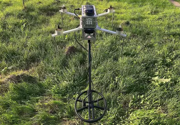 Oekraïne presenteert ST1 mijnopruimingsdrone die 4 ...