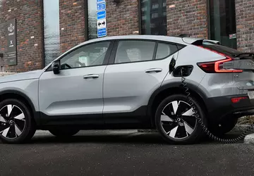 Volvo stopt tijdelijk met de C40 ...