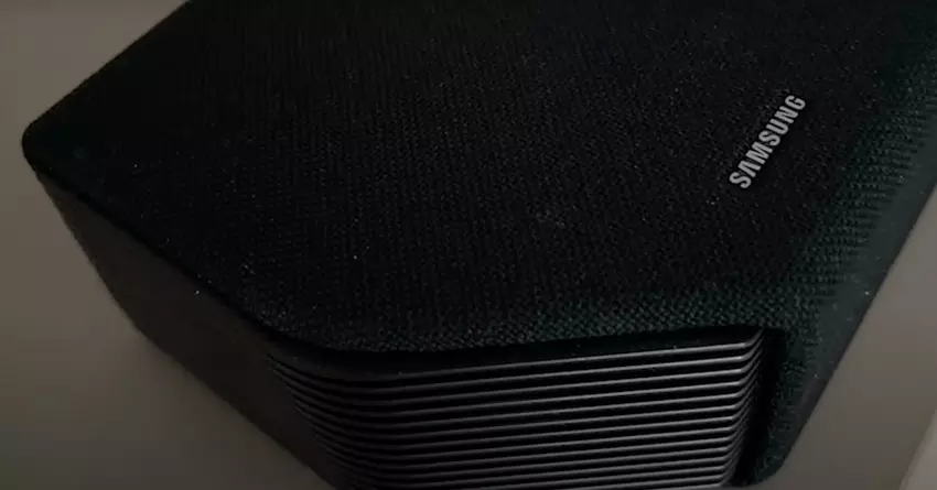 Samsung HW-Q900A aan de muur gemonteerde geluidsbalk voor tv