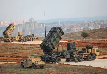 Eén MIM-104 Patriot-systeem in Oekraïne is ...