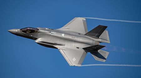 Contract van $5,62 miljard: Tsjechië tekent contract voor aankoop van 24 F-35A gevechtsvliegtuigen van de vijfde generatie