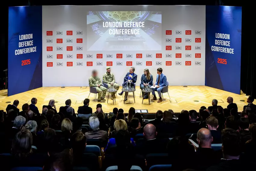 Paneldiscussie op de London Defence Conference. Illustratie: Ministerie van Defensie