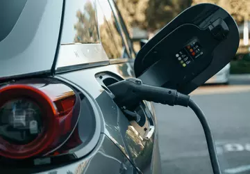 VS heft strenge regels voertuigemissies op