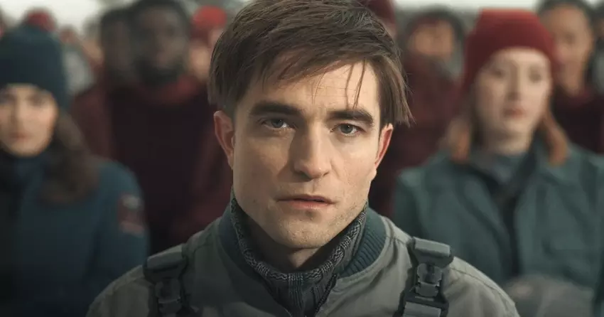 Sci-fi film Mickey 17 met Robert Pattinson verdiende 53 miljoen dollar in de eerste week, maar draait nog lang niet quitte