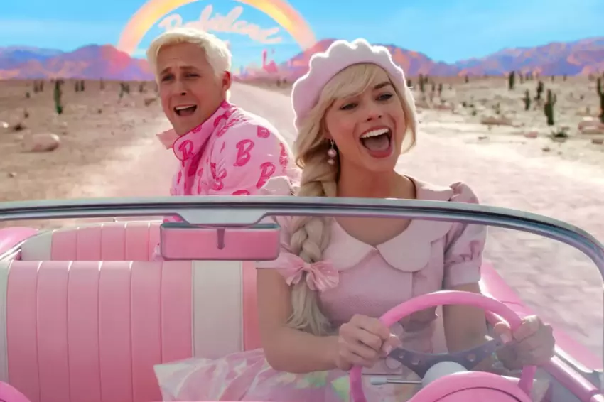 Roze is in de mode: Google heeft de zoekmachine herschilderd om de première van de Barbie-film te vieren