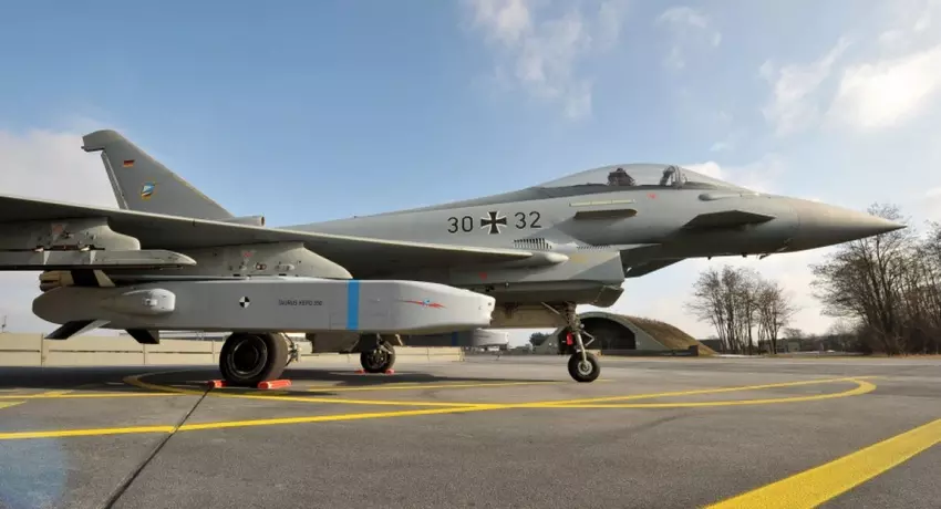 Duitse minister van Buitenlandse Zaken arriveert in Kiev - Oekraïne dichter bij ontvangst langeafstands Taurus-raketten met een aanvalsradius van 500 km