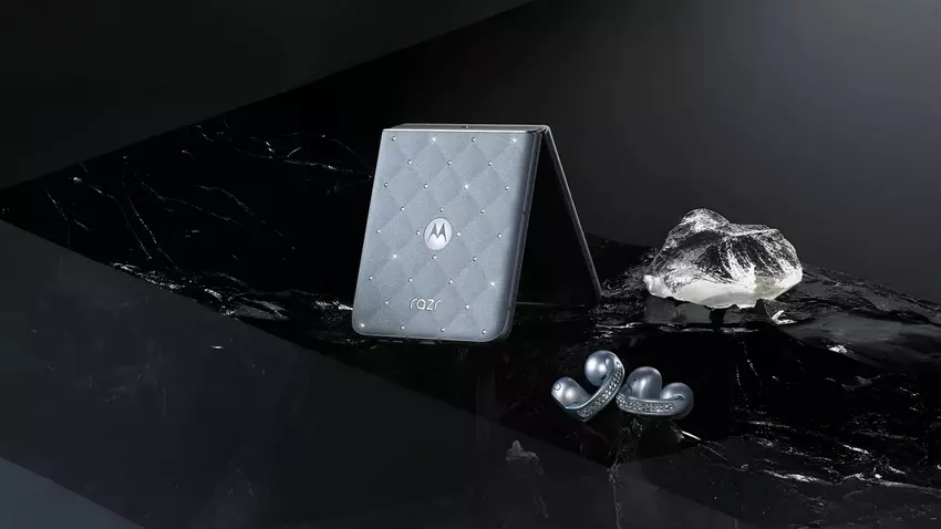 Swarovski-kristallen zullen de Razr 60-smartphone sieren - Motorola heeft de elegante Ice Diamond Edition aangekondigd