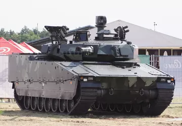 Zweden koopt nieuwe batch CV90 infanteriegevechtsvoertuigen ...