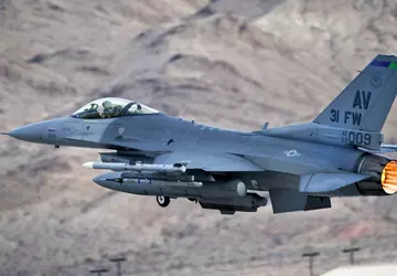 VS F-16 Fighting Falcon gevechtsvliegtuig vernietigt ...