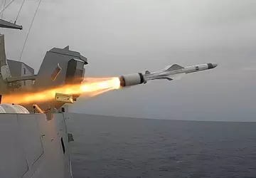 Het Franse fregat Alsace heeft met ...