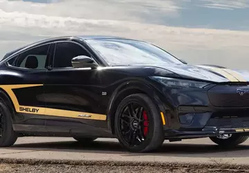Hertz verkoopt zeldzame Shelby Mach-E GT's.