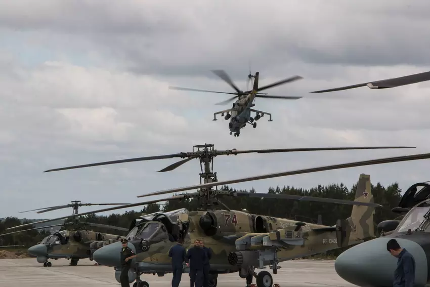De AFU viel aan op vliegvelden waar Russische Ka-52, Mi-28 en Mi-8 helikopters gestationeerd waren.
