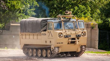 Noorwegen draagt 50 M548 rupstransporters over aan de AFU, ze zijn gebaseerd op de M113 APC.