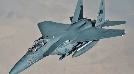 Amerikanen testen de F-15E met nieuwe goedkope raketten die tegen drones zullen worden gebruikt