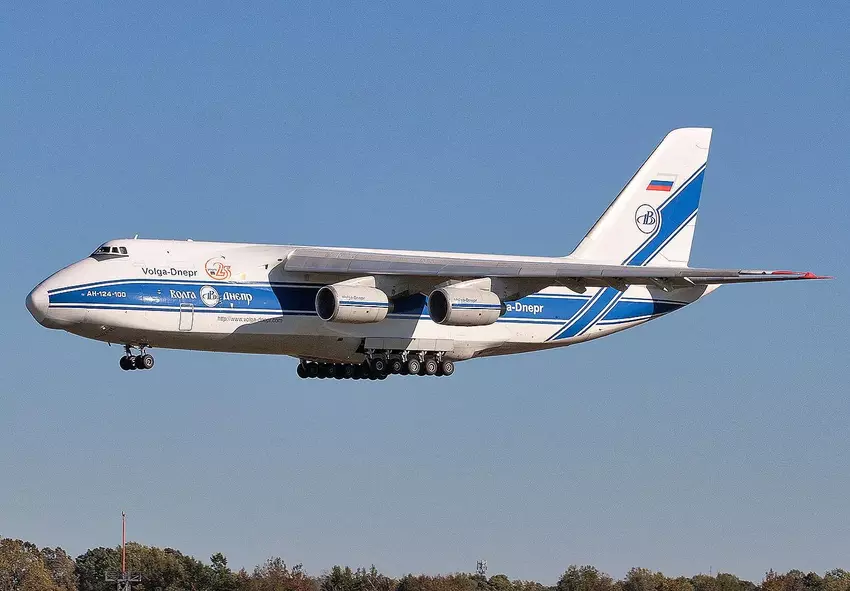Een Russische An-124 van Volga-Dnepr. Illustratie: Joe Pries