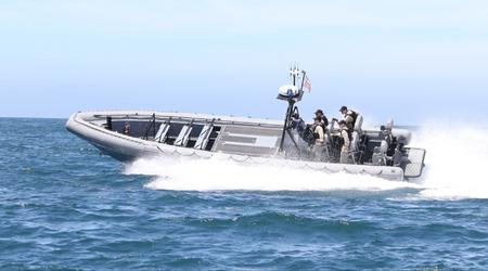 De Oekraïense inlichtingendienst wil een Porsche Panamera S e-Hybrid inruilen voor Sea Force 1100 boten die zijn ontworpen voor de Amerikaanse marine