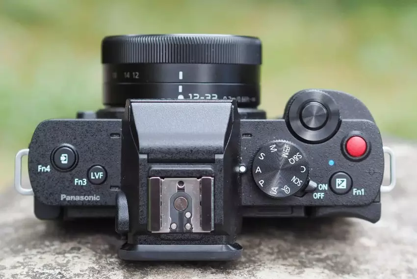 Panasonic Lumix G100 camera voor YouTube