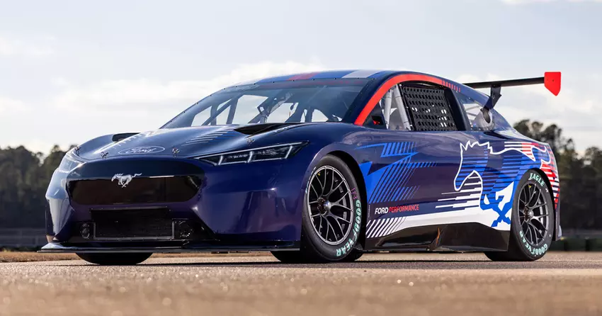 Ford onthult een volledig elektrisch NASCAR-prototype geïnspireerd op de Mustang Mach-E