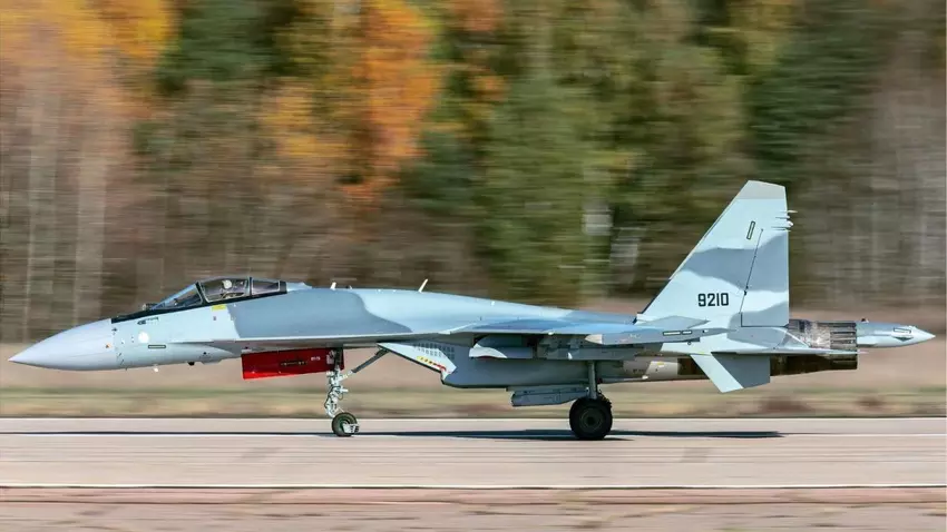 Ondanks moeizame onderhandelingen kocht Algerije toch Su-35 gevechtsvliegtuigen van Rusland