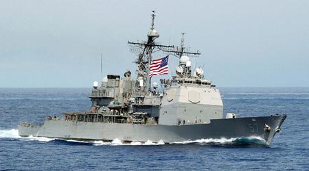 De Amerikaanse marine heeft de kruiser USS Lake Champlain na 35 jaar dienst uit de vaart genomen - het oorlogsschip was een drager van Tomahawk-raketten, overleefde een explosie en een aanvaring met een vissersvaartuig