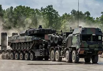 Duitsland schenkt BIBER asfaltafwerkmachine, 2A1 Dachs ...