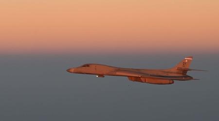 De VS hebben B-1B Lancer strategische bommenwerpers naar het Midden-Oosten gestuurd, samen met de Ohio-klasse nucleaire onderzeeër.