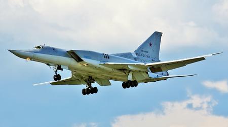 Tu-22M3 bommenwerper, die normaal raketten op Oekraïne afvuurt, stort neer in Rusland
