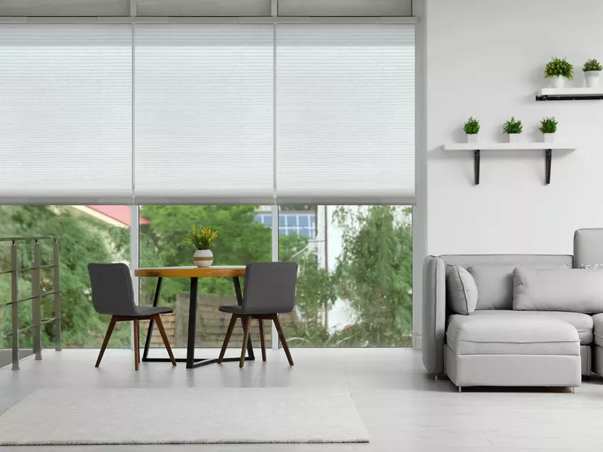 Slimme jaloezie met geïntegreerd zonnepaneel. Illustratie: Mado Dynamic