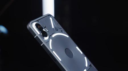 Zonder te wachten op de presentatie: MKBHD toont Nothing Phone (2) op video