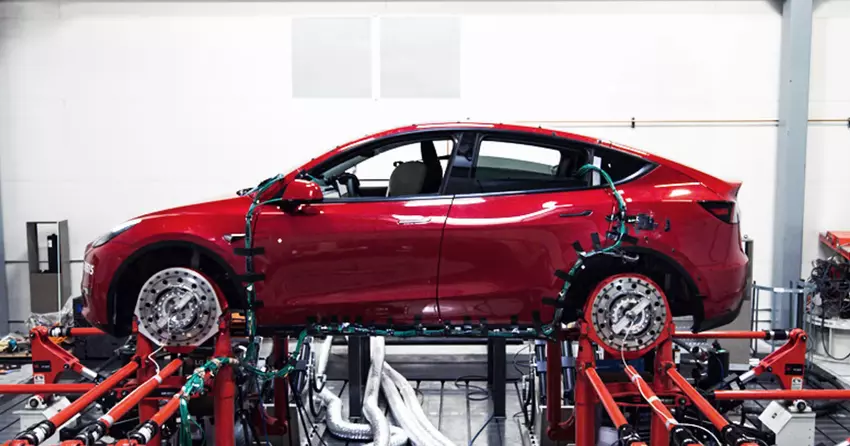 Stellantis, Toyota, Ford, Subaru en Mazda vormen mogelijk een "superpool" met Tesla om EU-boetes te vermijden