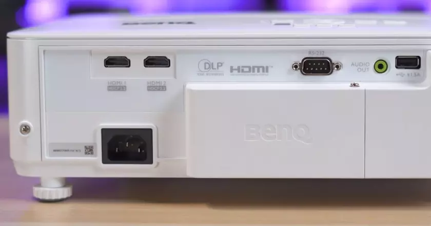 BenQ TK700STi beamer voor gebruik bij daglicht