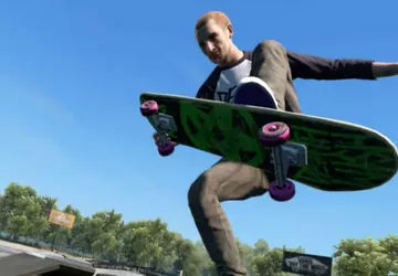 Naast de EA-app is de pc-versie ...