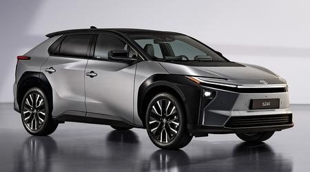 Toyota vernieuwt zijn bZ4X elektrische crossover: laadt sneller op, gaat verder, trekt meer