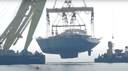De gezonken superjacht van een techmiljonair is opgehaald uit de zee voor de kust van Sicilië