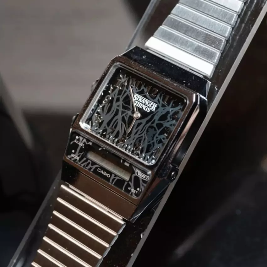 Casio AQ-800 horloges met designelementen uit de Stranger Things-serie