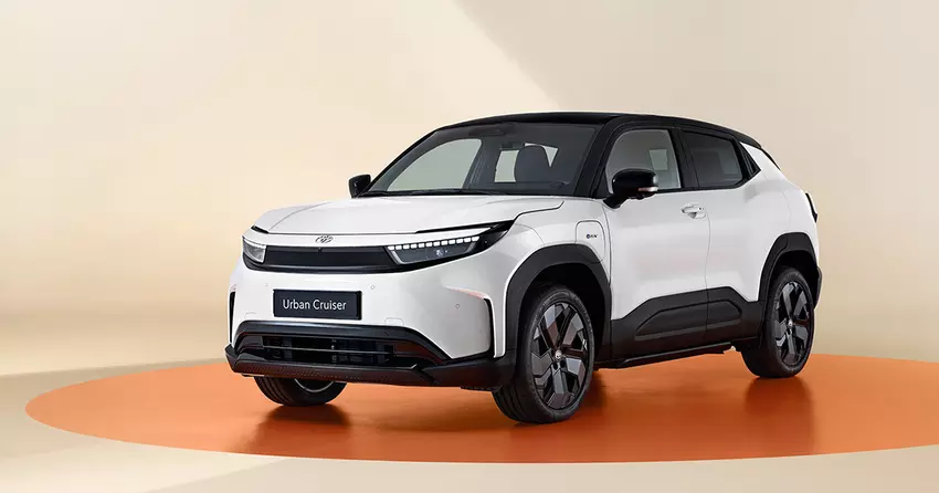 De nieuwe Toyota Urban Cruiser EV elektrische crossover heeft batterijen van 49 kWh en 61 kWh, versies met voor- en vierwielaandrijving