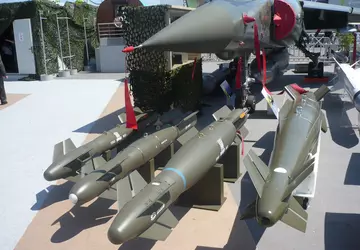 Frankrijk draagt AASM Hammer precisiebommen over ...