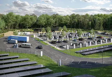 Groot-Brittannië opent grootste hub voor snelladen ...