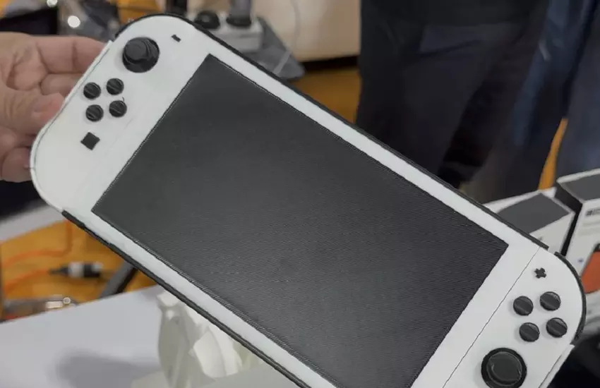 De presentatie van de Switch 2 is nu achter de rug. Partner Nintendo heeft een gedetailleerde mock-up van de nieuwe console onthuld en maakt reclame voor de accessoires.