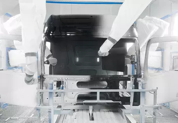 Mercedes-Benz fabriek lanceert innovatieve lakmethode voor ...