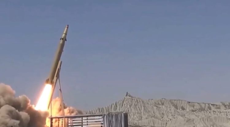 Iran onthult nieuwe Qasem Basir ballistische ...