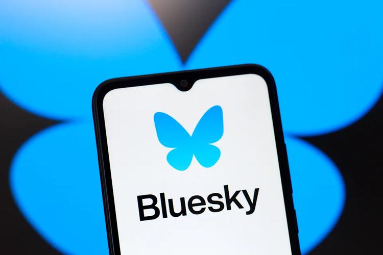 Bluesky maakt het uploaden van video's ...