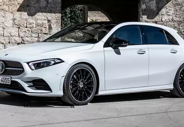 Mercedes laat zijn enige hatchback vallen ...