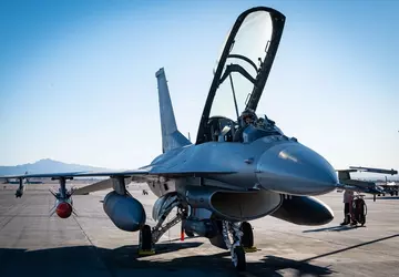 VS integreert Harpoon-raket in F-16 gevechtsvliegtuig ...