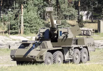 Zuzana 2 zelfrijdend artilleriesysteem explodeert in ...