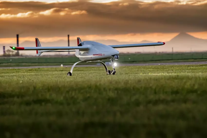 Duitsland heeft verkennings-UAV's Primoco ONE overgedragen aan Oekraïne. Ze kunnen tot 200 kilometer ver vliegen en tot 15 uur in de lucht blijven.