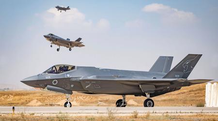 Het F-35 Lightning II gevechtsvliegtuig van de vijfde generatie heeft voor het eerst een kruisraket onderschept.