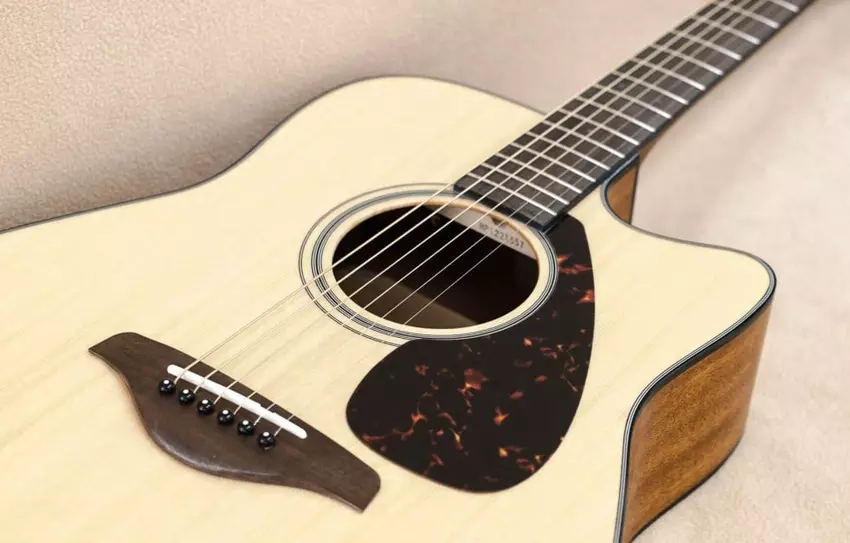 Yamaha FGX800C Elektro-akoestische gitaar tot 1000€