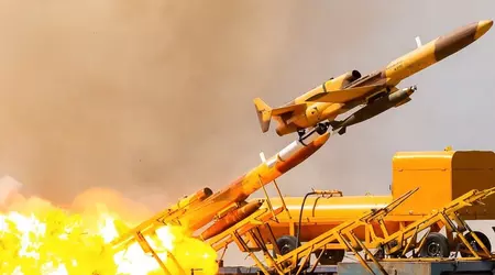 Iran heeft een onbemande onderschepper ontwikkeld op basis van de Karrar-drone met een AD-08 luchtdoelraket om bedreigingen vanuit de lucht te vernietigen.