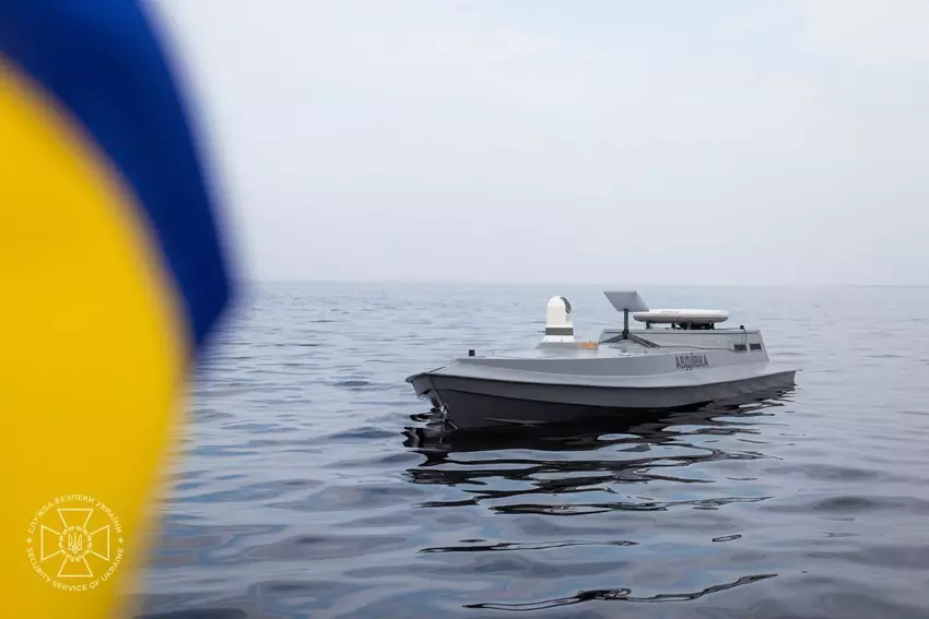 De Oekraïense veiligheidsdienst test een nieuwe Sea Baby maritieme drone met een bereik tot 1000 km en een laadvermogen van ongeveer een ton.